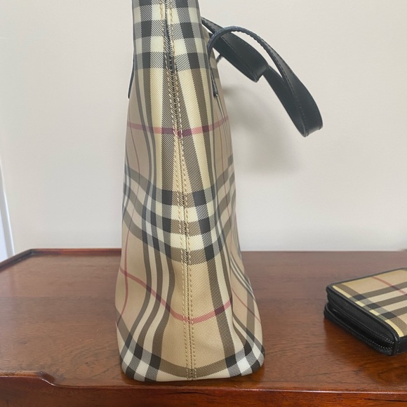 Authentic Burberry Tote and Wallet - Picture 2 of 6